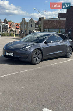 Седан Tesla Model 3 2021 в 