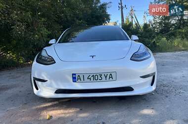Седан Tesla Model 3 2019 в 
