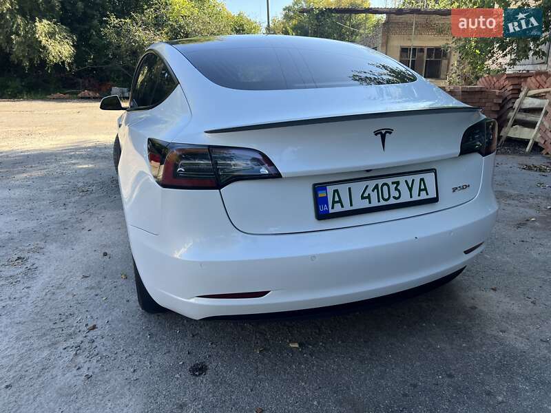 Седан Tesla Model 3 2019 в Білій Церкві