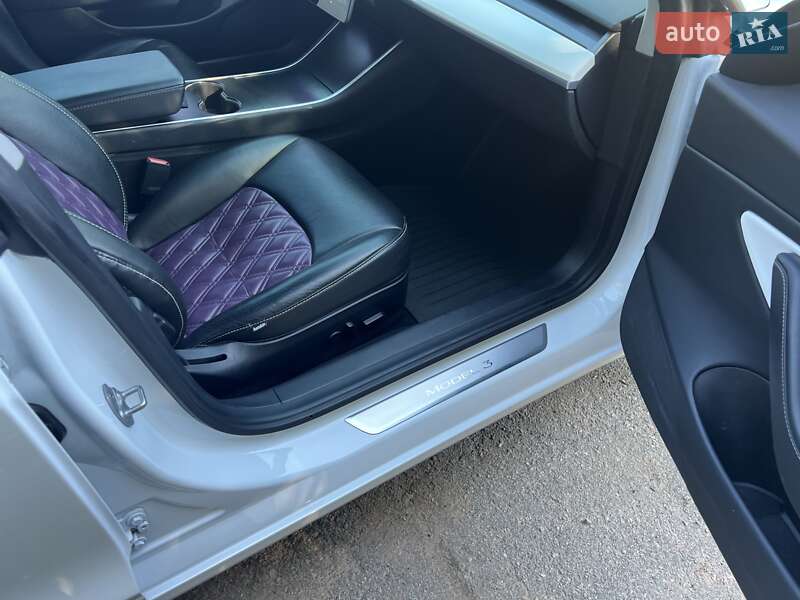 Седан Tesla Model 3 2019 в Білій Церкві