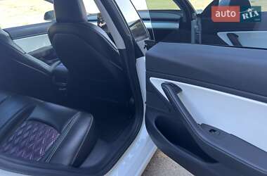Седан Tesla Model 3 2019 в 