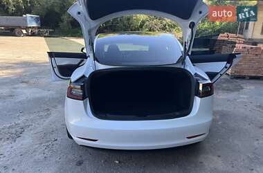 Седан Tesla Model 3 2019 в 