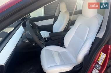 Седан Tesla Model 3 2021 в 