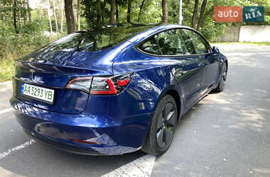 Седан Tesla Model 3 2021 в 