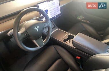 Седан Tesla Model 3 2021 в 