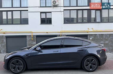 Седан Tesla Model 3 2021 в 
