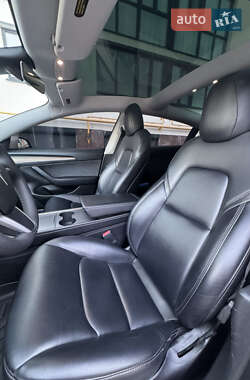 Седан Tesla Model 3 2021 в 