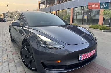 Седан Tesla Model 3 2021 в 