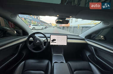Седан Tesla Model 3 2021 в 