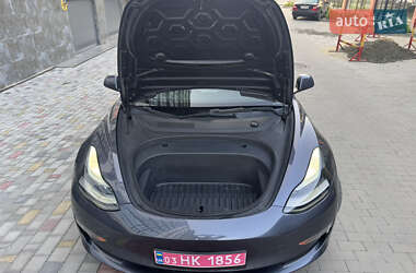 Седан Tesla Model 3 2021 в 
