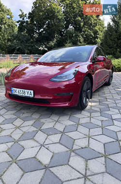 Седан Tesla Model 3 2022 в Ровно
