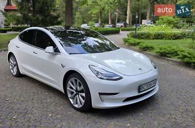 Седан Tesla Model 3 2020 в 