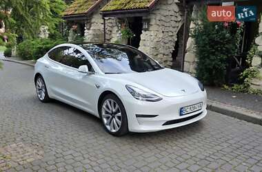 Седан Tesla Model 3 2020 в 