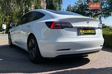 Седан Tesla Model 3 2020 в 