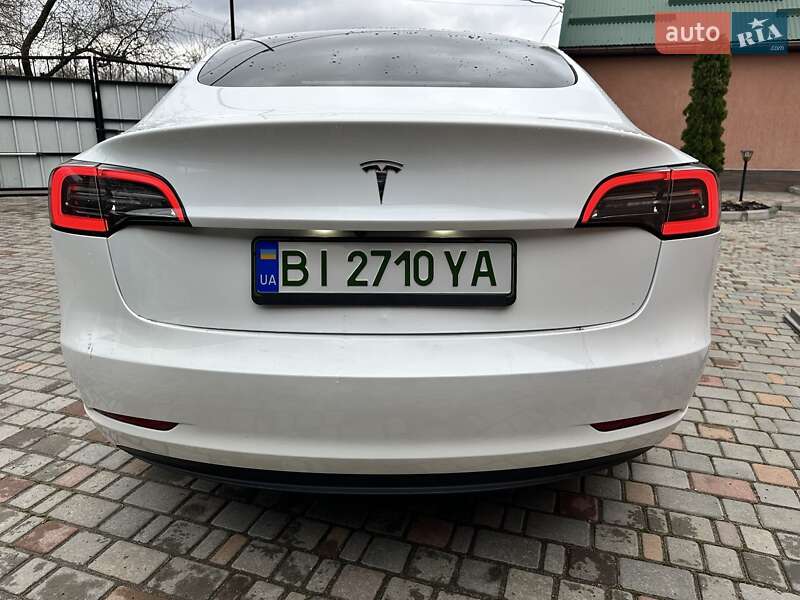 Седан Tesla Model 3 2023 в Полтаве