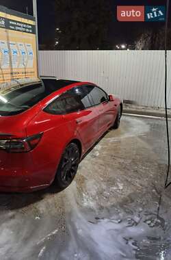 Седан Tesla Model 3 2021 в 