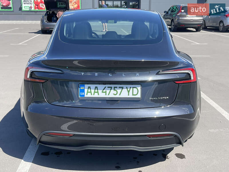Седан Tesla Model 3 2024 в Киеве