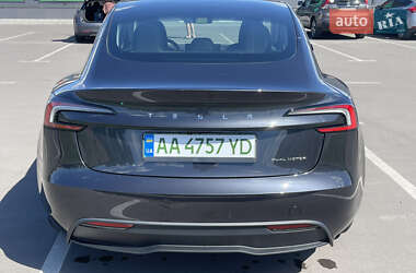 Седан Tesla Model 3 2024 в 