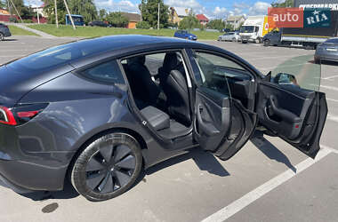 Седан Tesla Model 3 2024 в 