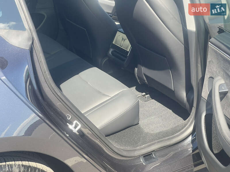 Седан Tesla Model 3 2024 в Киеве