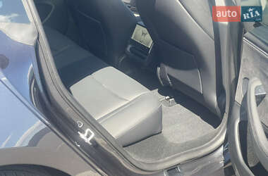 Седан Tesla Model 3 2024 в 