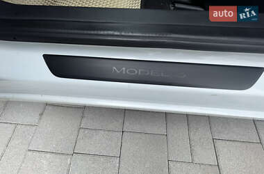 Седан Tesla Model 3 2021 в 