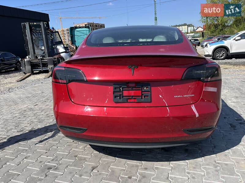 Седан Tesla Model 3 2020 в Львове