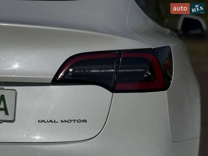 Седан Tesla Model 3 2021 в Каменском