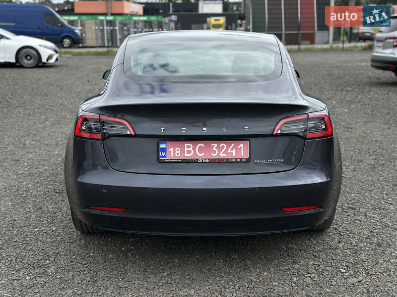 Седан Tesla Model 3 2018 в Луцке
