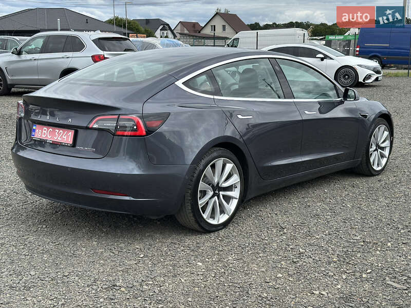 Седан Tesla Model 3 2018 в Луцке