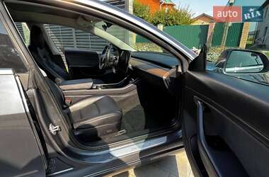 Седан Tesla Model 3 2019 в 