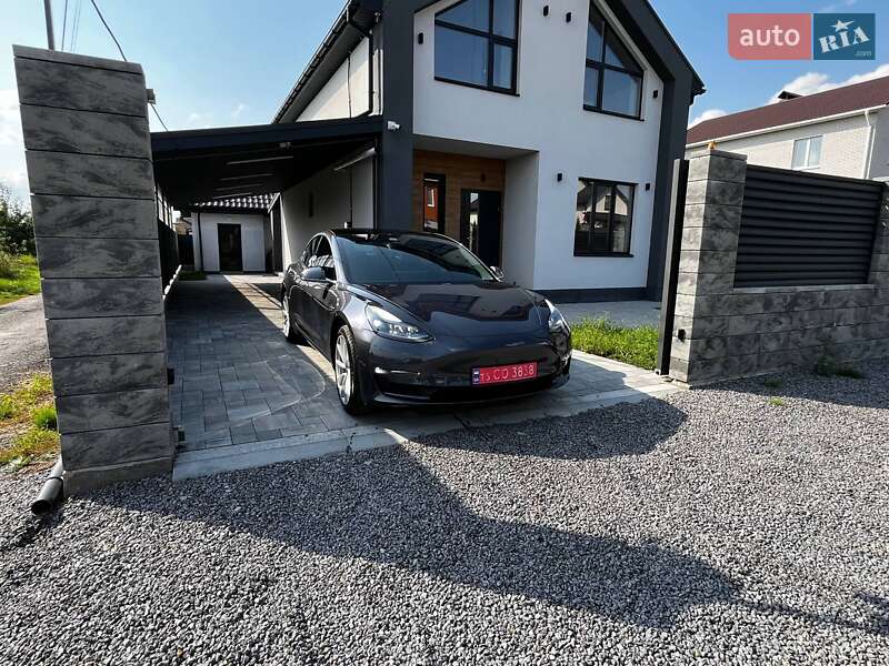 Tesla Model 3 2019