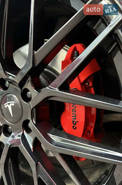 Седан Tesla Model 3 2019 в 