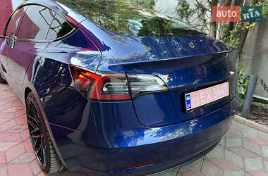 Седан Tesla Model 3 2019 в 