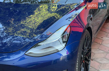 Седан Tesla Model 3 2019 в 