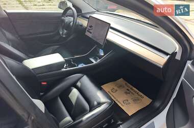 Седан Tesla Model 3 2019 в 