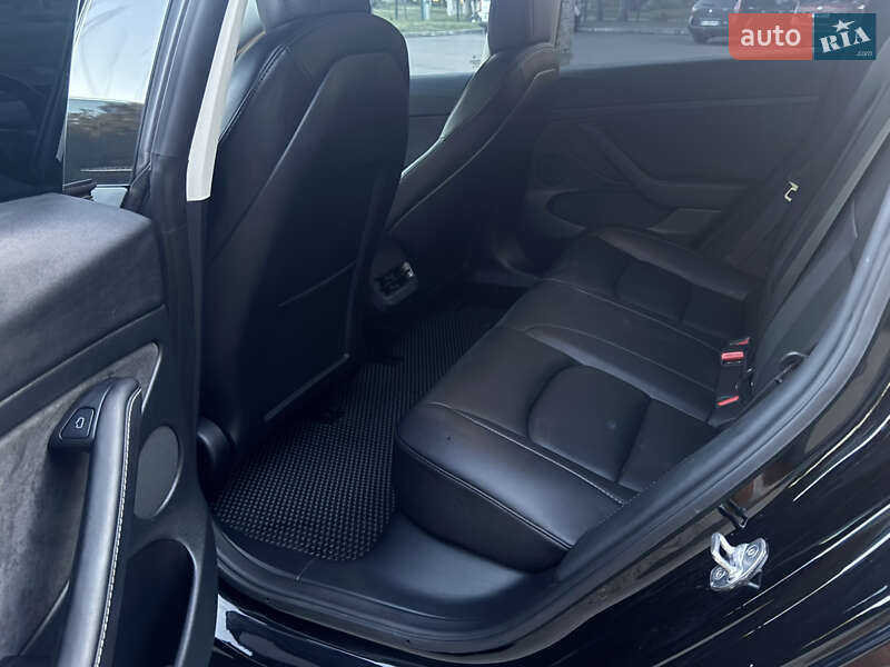 Седан Tesla Model 3 2022 в Полтаві