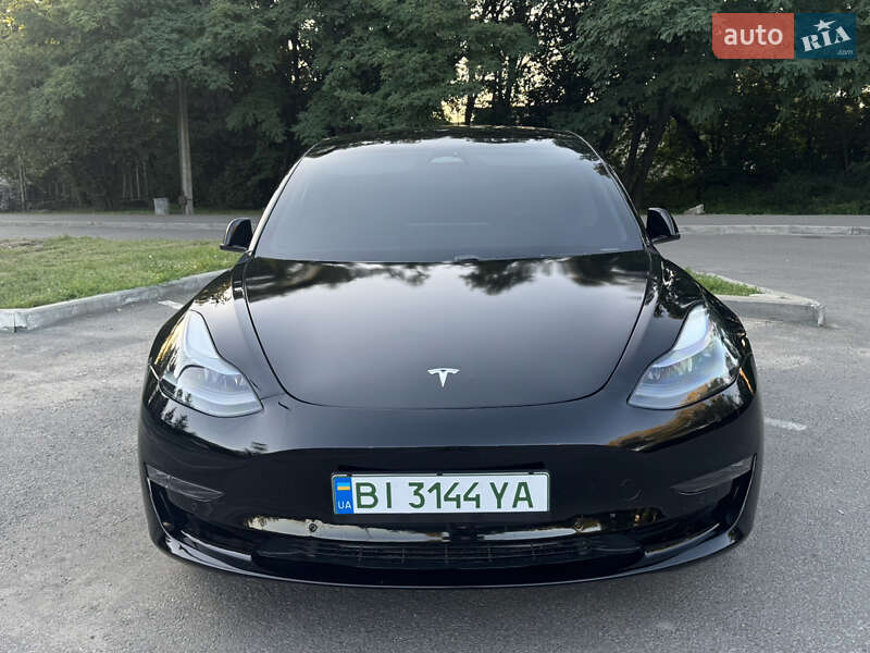 Седан Tesla Model 3 2022 в Полтаві