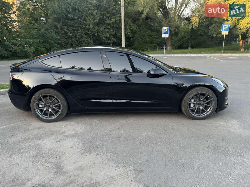 Седан Tesla Model 3 2022 в Полтаві