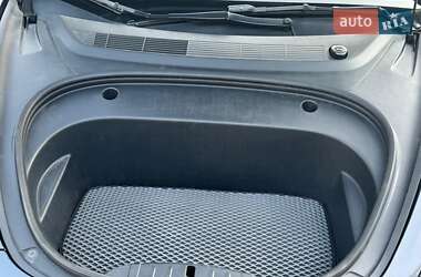 Седан Tesla Model 3 2022 в 