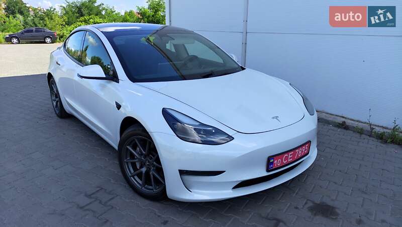 Седан Tesla Model 3 2022 в Києві