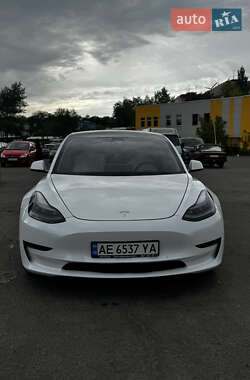Седан Tesla Model 3 2021 в 