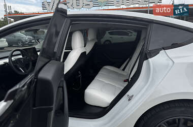 Седан Tesla Model 3 2021 в 