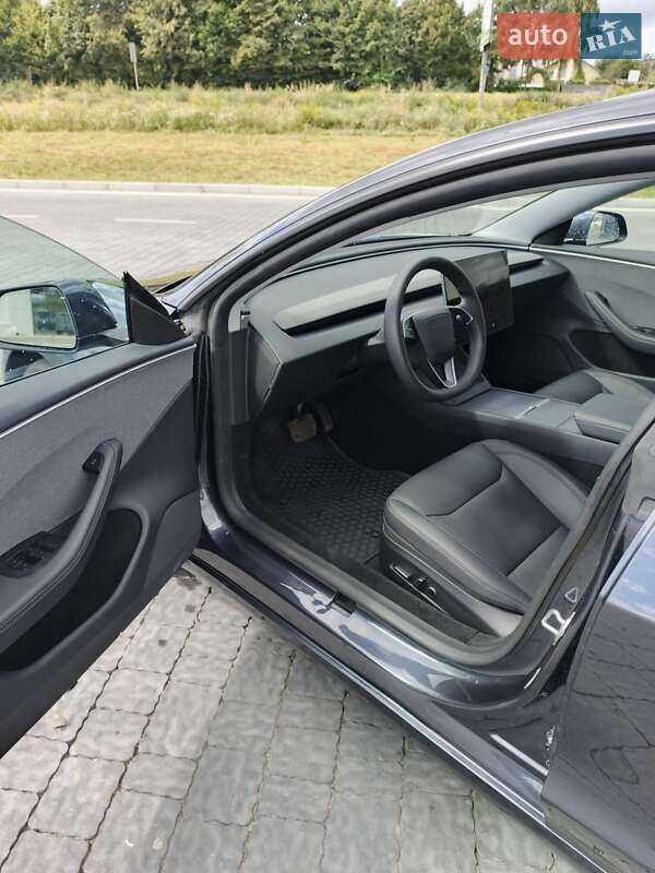 Седан Tesla Model 3 2024 в Львове