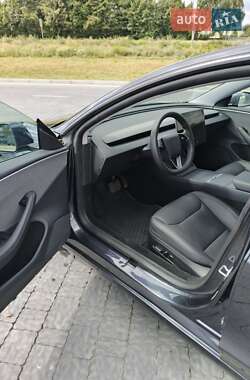 Седан Tesla Model 3 2024 в 
