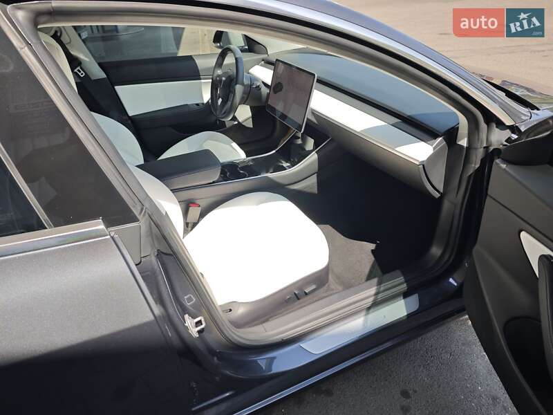Седан Tesla Model 3 2018 в Миколаєві