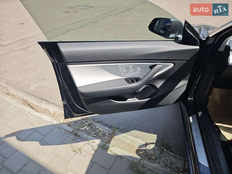 Седан Tesla Model 3 2018 в Миколаєві