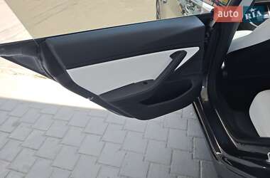 Седан Tesla Model 3 2018 в Миколаєві
