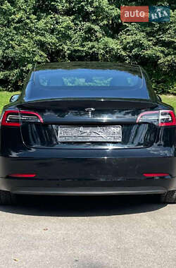 Седан Tesla Model 3 2020 в 