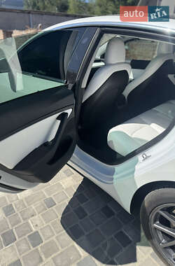 Седан Tesla Model 3 2019 в 